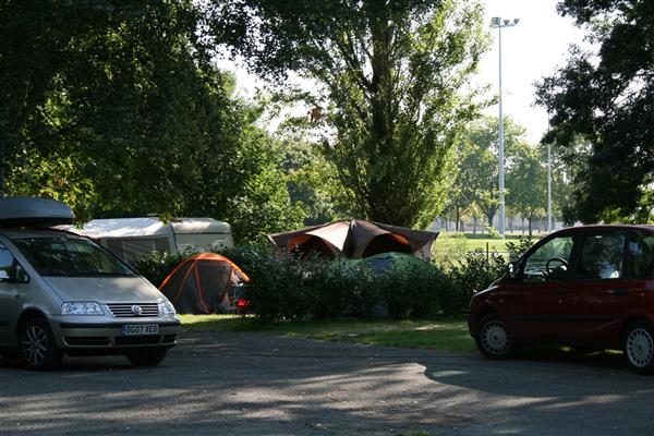 Emplacements tente, caravane, camping-car, camping de la gères 17700 surgères