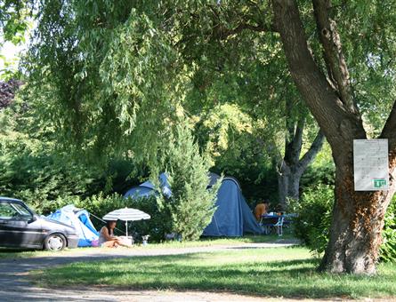 Emplacements tente, caravane, camping-car, camping de la gères 17700 surgères - Camping de la Gères à Surgères / La Rochelle