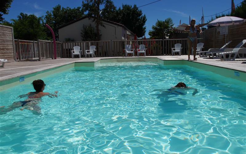 Camping avec piscine chauffée - Camping de la Gères à Surgères / La Rochelle